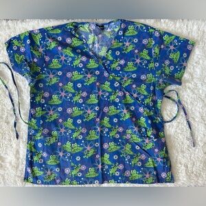 Scrub top with pockets